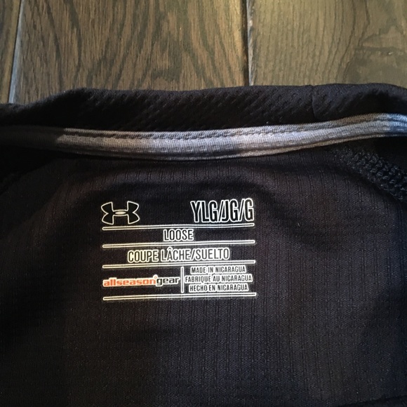 Under Armour Long Sleeve - Picture 3 of 5